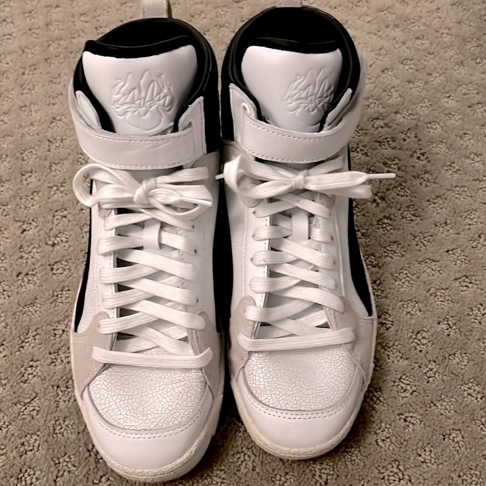 Puma like new women’s high top sneakers